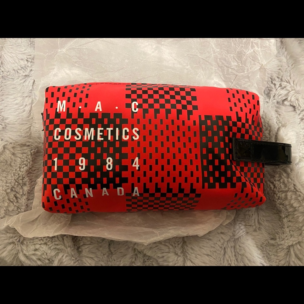 Mac cosmetics pouch - Picture 2 of 5